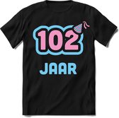 102 Jaar Feest kado T-Shirt Heren / Dames - Perfect Verjaardag Cadeau Shirt - Licht Blauw / Licht Roze - Maat XL