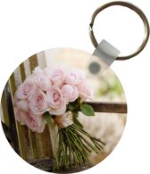 Sleutelhanger - Bos bloemen van roze pioenrozen - Plastic - Rond - Uitdeelcadeautjes