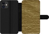 Bookcase Geschikt voor iPhone 12 Pro Max telefoonhoesje - Goud - Bladgoud - Luxe - Met vakjes - Wallet case met magneetsluiting