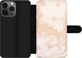 Bookcase Geschikt voor iPhone 13 Pro Max telefoonhoesje - Marmer print - Oranje - Wit - Met vakjes - Wallet case met magneetsluiting