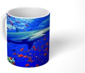Mok - Koffiemok - Haai bij koraalrif - Mokken - 350 ML - Beker - Koffiemokken - Theemok