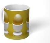 Mok - Gouden eieren in eierdoppen - 350 ML - Beker - Uitdeelcadeautjes