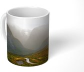 Mok - Mistige vallei bij Milfordsound - 350 ML - Beker - Uitdeelcadeautjes