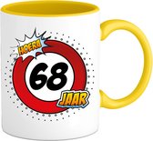 68 Jaar Verkeersbord Mok met tekst | Grappig Verjaardag Beker Cadeau | Bedrukte Koffie en Thee Mokken | Zwart | 330 ML