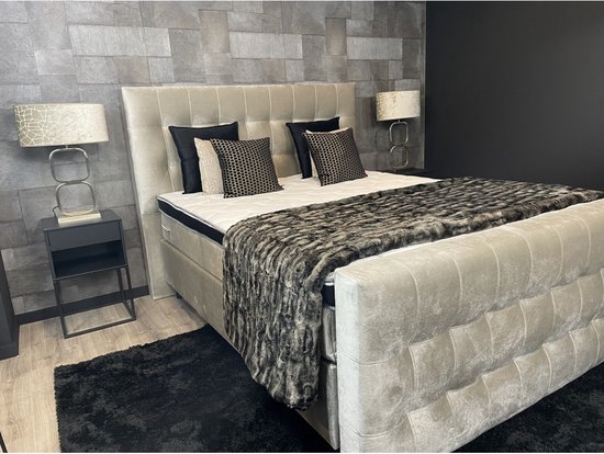 Boxspring 140x200 Adige - Beige Velours - avec matelas à ressorts ensachés 7 zones rembourrés - HR45 mousse froide Hotel Topper - avec pied de lit - Velours
