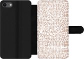 Bookcase Geschikt voor iPhone SE 2020 telefoonhoesje - Dierenprint - Roze - Slang - Met vakjes - Wallet case met magneetsluiting