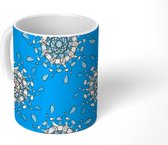 Mok - Koffiemok - Bloemen - Sneeuwvlok - Design - Winter - Mokken - 350 ML - Beker - Koffiemokken - Theemok