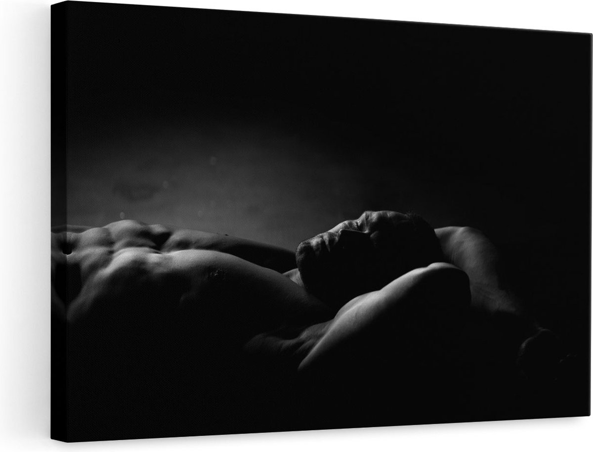 Artaza Canvas Schilderij Sexy Gespierde Man in Bed - Erotiek - Zwart Wit afbeelding
