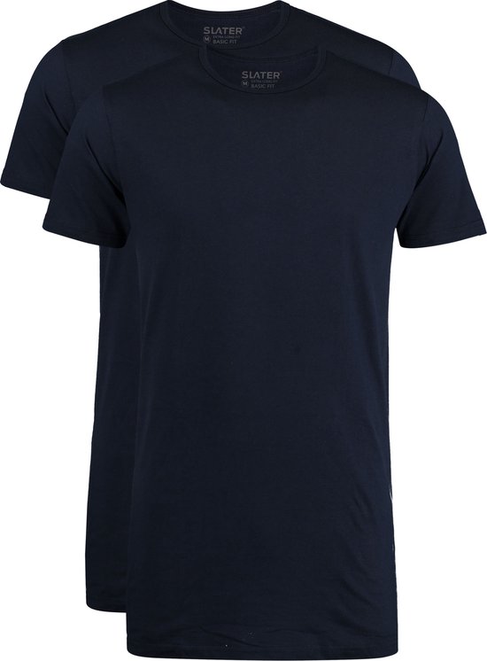 Twee donkerblauwe basic fit T-shirts met ronde hals.