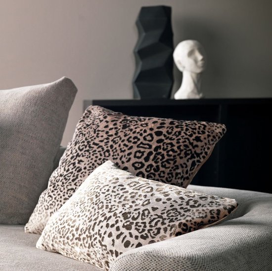 LEONELLE | Coussin 30x50 cm | Beige | Hoii | Comprend un rembourrage en plumes GRS