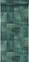 krijtverf texture vliesbehang oosters ibiza marrakech kelim patchwork tapijt intens smaragd groen - 148652 van ESTAhome