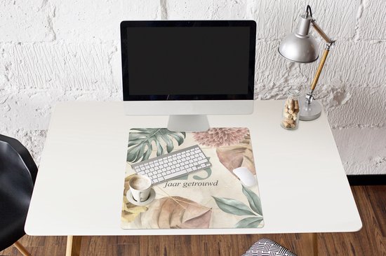 Muismat XXL 60x60 cm - Bureau onderlegger - Bureau mat Trouwdag - 25 jaar getrouwd - Spreuken - Quotes - Bureaumat - Gaming mousepad xl - Bureaulegger groot - Computer deskmat