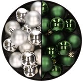 32x boules de Noël en plastique mélange d'argent et vert foncé 4 cm - Décorations de Noël