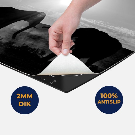 Chefcare Inductie Beschermer Twee Olifanten spelen tijdens Zonsondergang - Zwart Wit - 85x50 cm - Afdekplaat Inductie - Kookplaat Beschermer - Inductie Mat