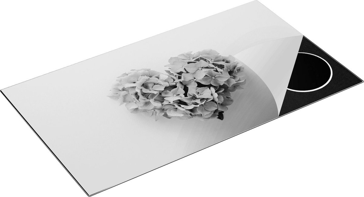 Chefcare Inductie Beschermer Hartje Gemaakt van Bloemen - Zwart Wit - 95x55 cm - Afdekplaat Inductie - Kookplaat Beschermer - Inductie Mat