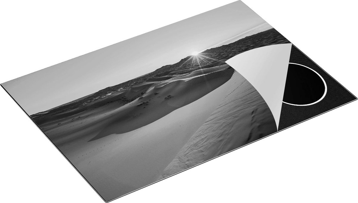 Chefcare Inductie Beschermer Woestijn in de Sahara met een Opkomende Zon - Zwart Wit - 77x51 cm - Afdekplaat Inductie - Kookplaat Beschermer - Inductie Mat