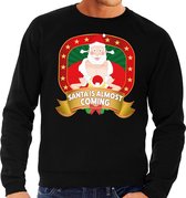 Foute kersttrui / sweater voor heren Santa Is Almost Coming - zwart - Kerstman met dame XL