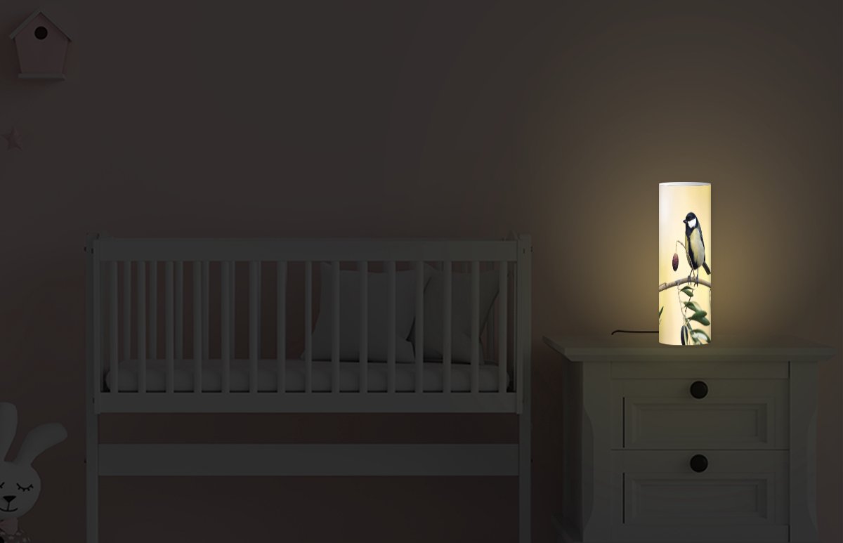 Lamp - Nachtlampje - Tafellamp slaapkamer - Vogel op een tak met een bes - 50 cm hoog - Ø15.9 cm - Inclusief LED lamp