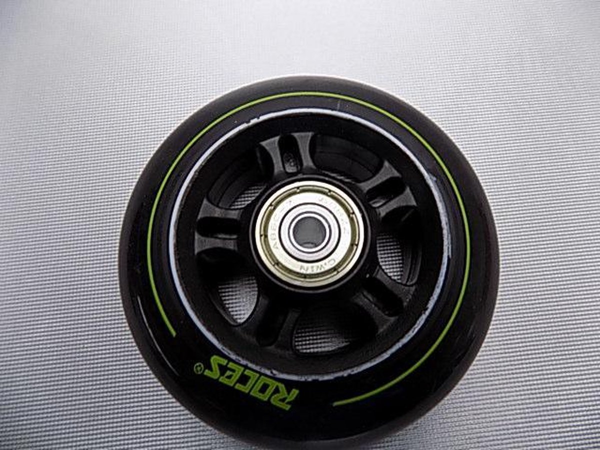 Roces 4pack inline skate wielen 84MM 82A ABEC5 lagers en spacers Zwart