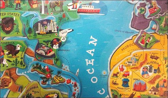 Gros plan détaillé de la carte du monde magnétique avec des illustrations des États-Unis, du Mexique et du Maroc.