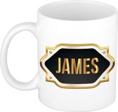 James naam cadeau mok / beker met gouden embleem - kado verjaardag/ vaderdag/ pensioen/ geslaagd/ bedankt