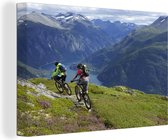 Cyclistes à travers les montagnes 120x80 cm - Tirage photo sur toile (Décoration murale salon / chambre)