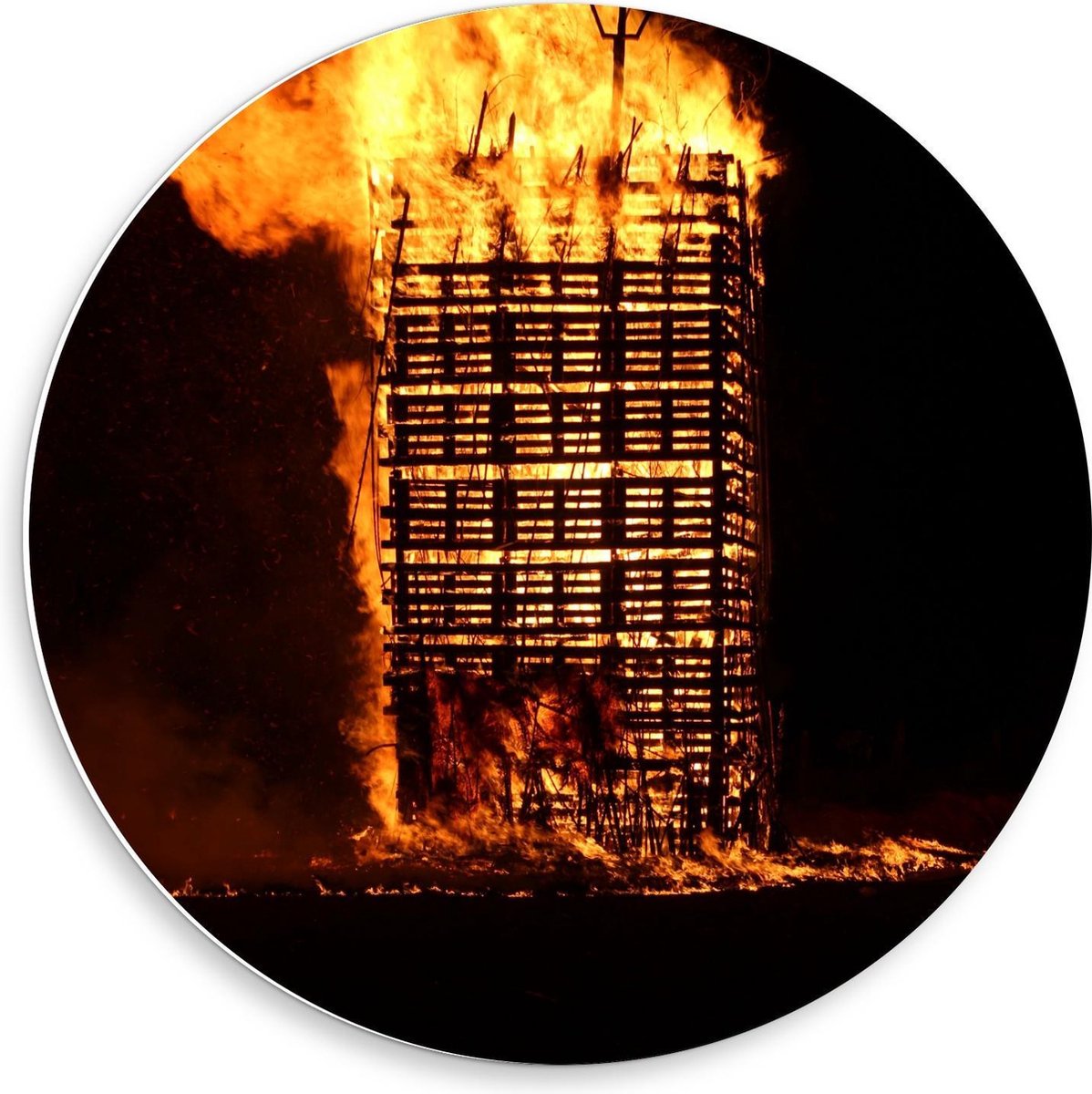 Forex Wandcirkel - Brandende Vuurkorf - 50x50cm Foto op Wandcirkel (met ophangsysteem)