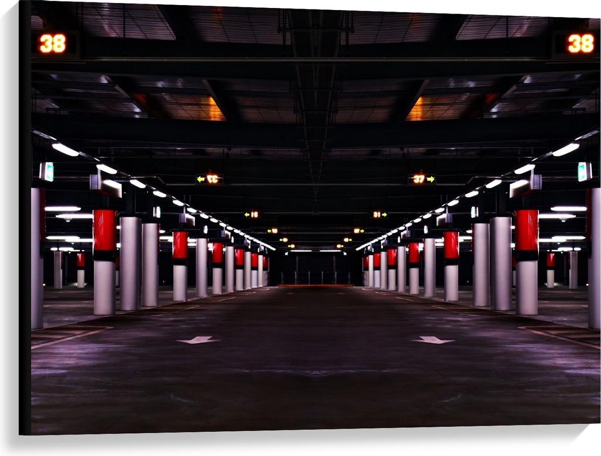 Canvas - Parkeergarage met Rode Palen - 100x75cm Foto op Canvas Schilderij (Wanddecoratie 