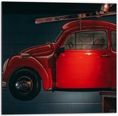 Dibond - Muurschildering van Rode Auto - 50x50cm Foto op Aluminium (Wanddecoratie van metaal)