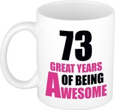 73 great years of being awesome cadeau mok / beker wit en roze