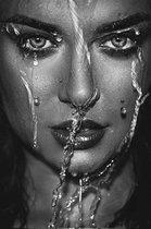 Glasschilderij - Model - vrouw - water - 80x120 cm - Wanddecoratie