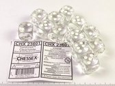 Chessex Translucent Clear/white D6 16mm Dobbelsteen Set (12 stuks)