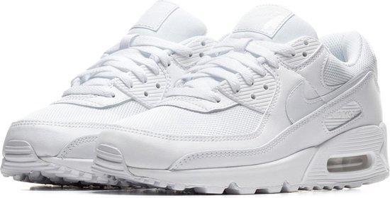 Nike air max 90 essential sneakers wit/grijs vind je in Sneakerstad