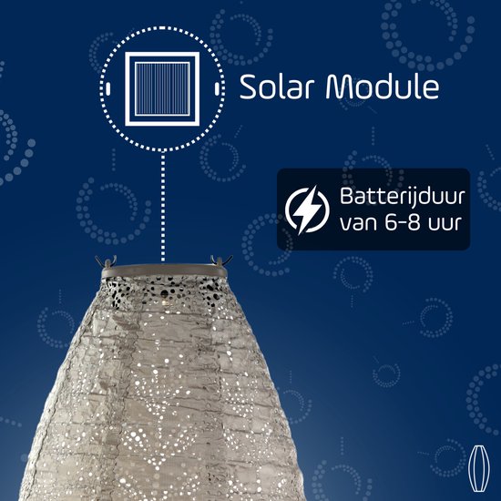 Zilverkleurige lampion met zonnemodule. Batterijduur van 6-8 uur.