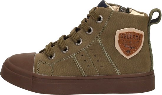 Zijaanzicht van de olijfgroene leren sneaker met een Shoesme Vintage embleem en bruine neus.