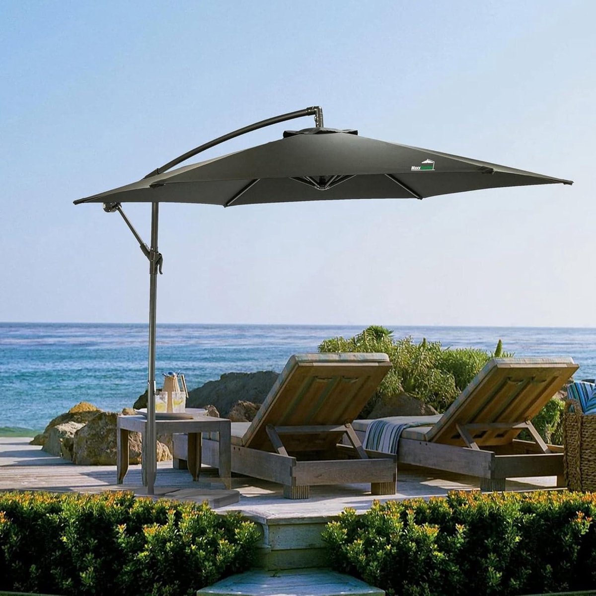 Achthoekige kantelbare aluminium parasol met zwengel en stalen voet