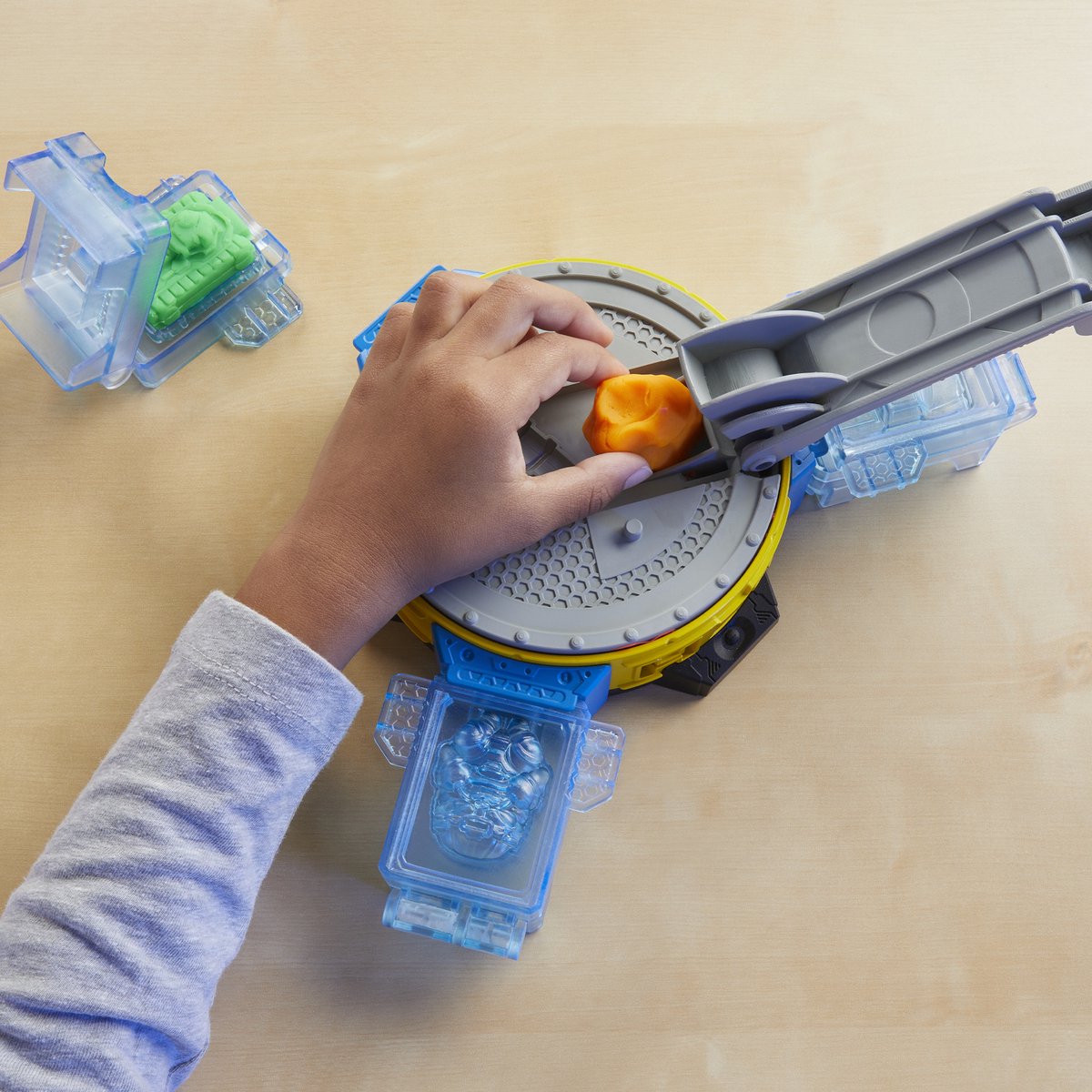 Play-Doh Marvel Hulk Pletpret Speelset - Boetseerklei - Inclusief Hulk figuur — afbeelding 4