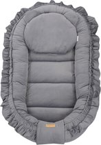 Bol.com Babynestje - GLAMOUR - Babynest SET met kussen - VELVET - Grijs aanbieding