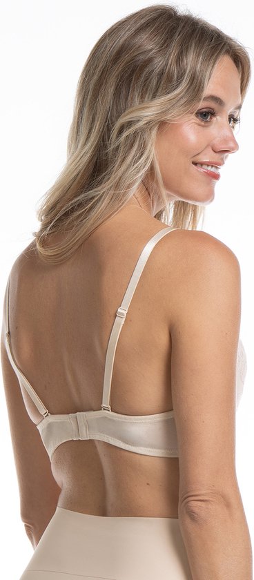Zijaanzicht van een nude kanten V-hals BH met beugel, gedragen door een model.