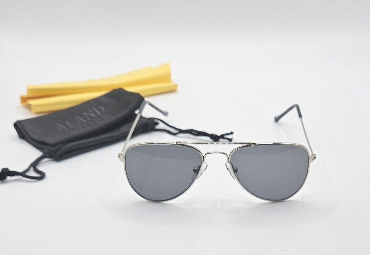 Unisex piloten zonnebril voor kinderen, met grijze lenzen, maximale UV-bescherming 400 cat.3, perfect cadeau voor meisjes en jongens van 2-4 jaar oud, nickel free, K-813 Aland optiek / zonnebril kind