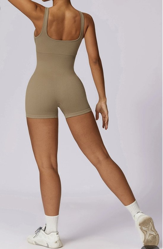 Daily Gym Jumpsuit - Maat L - Zandkleur - Lichtbruin - Gymsuit - Fitness kleding - Sportkleding - Yogasuit — afbeelding 2