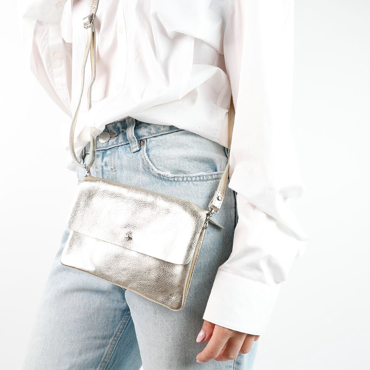 Manfield - Goudkleurige metallic leren clutch