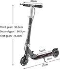 Afmetingen van de zwarte FOXSPORT step: 72cm lang, 36cm breed stuur, 31cm breed deck, 10cm wiel.