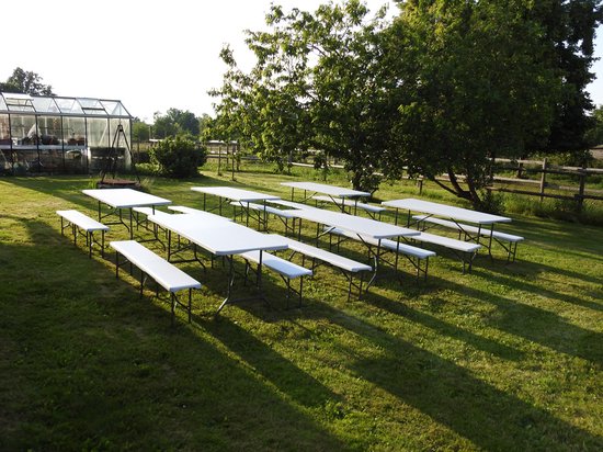 Inklapbare tafel en banken set - kunststof - 183x130 cm - Campingset van Redcliffs — afbeelding 5
