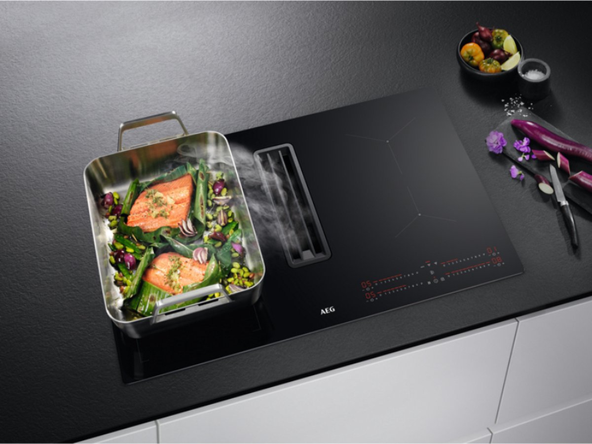 AEG CCE84543CB - Inductie kookplaat met afzuiging - 6000 SERIE COMBOHOB MET BRIDGE FUNCTIE 80 CM