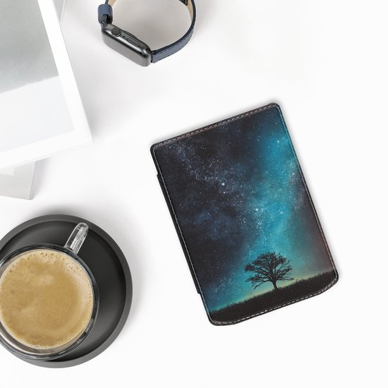 kwmobile e-reader hoesje geschikt voor Pocketbook Verse / Verse Lite / Verse Pro / Color / Vivlio Light/Light HD hoes - E reader flip case met magnetische sluiting - Ereader cover - Sterrenstelsel en Boom design in blauw / grijs / zwart van Merkloos — afbeelding 3