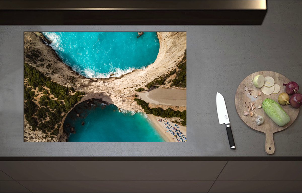 Inductieplaat Beschermer - Bovenaanzicht van Mediteraanse Cliffs - 80x55 cm - 2 mm Dik - Inductie Beschermer - Bescherming Inductiekookplaat - Kookplaat Beschermer van Zwart Vinyl