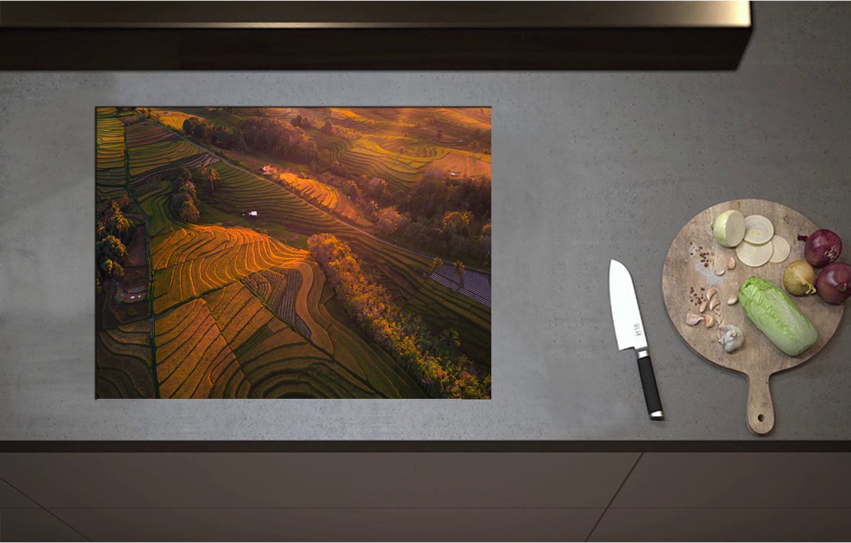Inductieplaat Beschermer - Bovenaanzicht van Weiland op Bergen tijdens Zonsopkomst - 70x52 cm - 2 mm Dik - Inductie Beschermer - Bescherming Inductiekookplaat - Kookplaat Beschermer van Zwart Vinyl