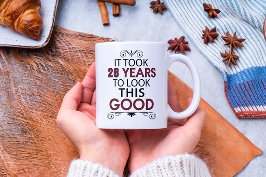 Tasse d'anniversaire Il a fallu 28 ans pour être aussi belle