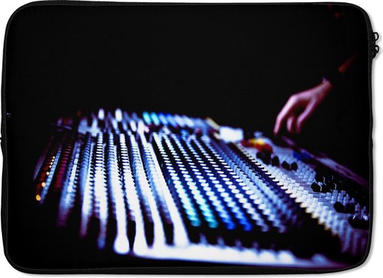 Housse ordinateur 13 pouces 34x24 cm - Console de mixage - Housse Macbook & Laptop Console de mixage dans le noir - Housse ordinateur portable avec photo